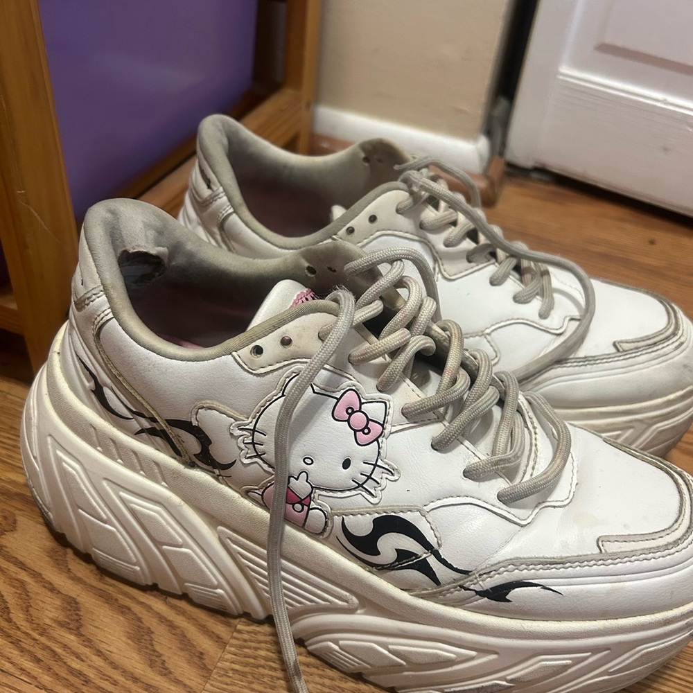 Bershka  Hello Kitty Platform Sneakers